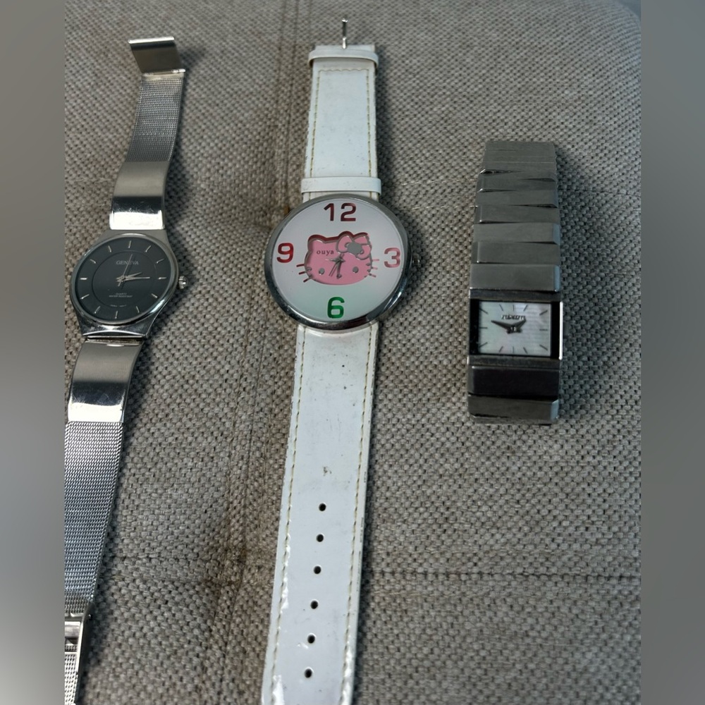 Lot of 5 Womens Watches Nixon, Hello Kitty, Quartz, Anne Klein, Geneva As Is - Picture 8 of 15